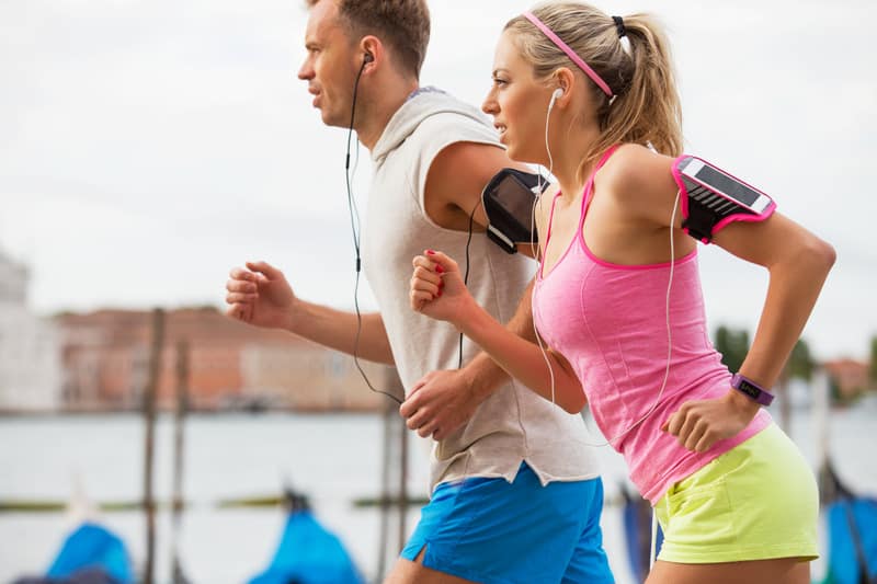 Marathon runners love their headphones, but is it the best choice?